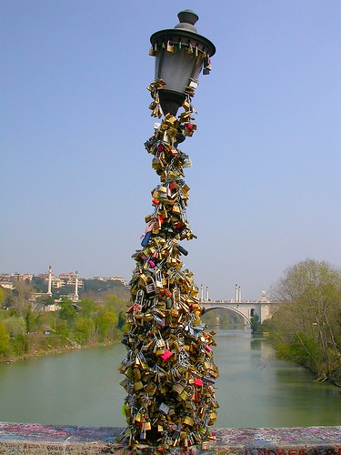 "Eternal love" in a padlock