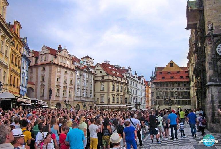 Crowds at the Astronomical Clock