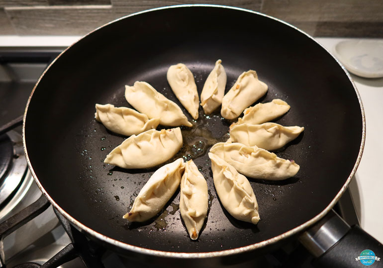 Cooking the gyoza