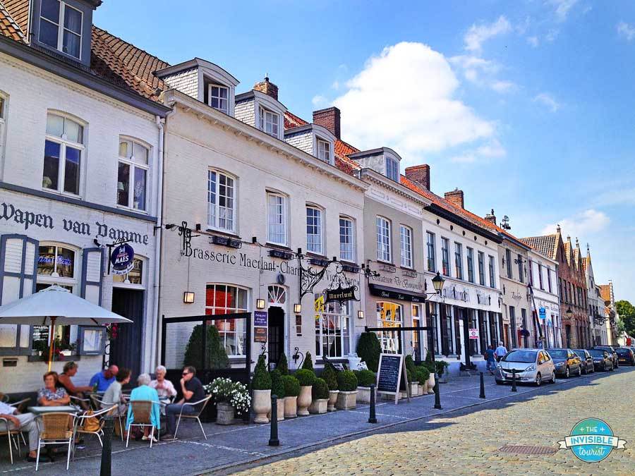 Gorgeous cafes and boutiques in Damme