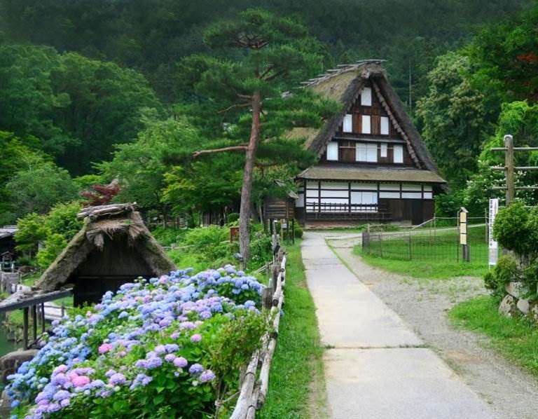 Hida Folk Village, or HIda no Sato, is an uncrowded alternative to the popular Shirakawa-go in Japan