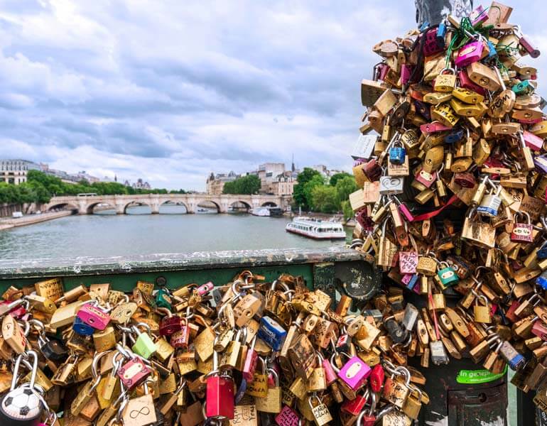 Ethical tourism means to refrain from leaving love locks that can cause structural damage to historical attractions