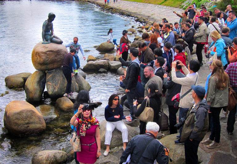 Traveller Stereotypes: What's an Invisible Tourist? | The Invisible Tourist