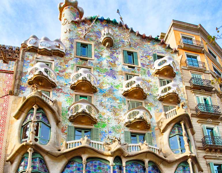 22 Barcelona Tips to Not Look Like a Tourist | The Invisible Tourist