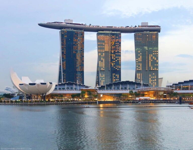 Essential Singapore Packing List: Best Items to Wear (& What Not to Bring) | The Invisible Tourist