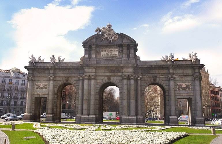 How to not look like a tourist in Madrid