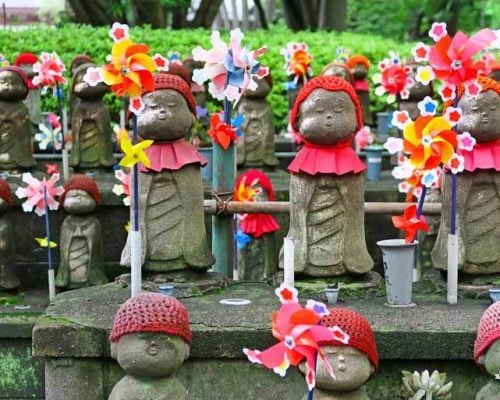 Jizo at Zojo-ji Temple, Tokyo | The Invisible Tourist