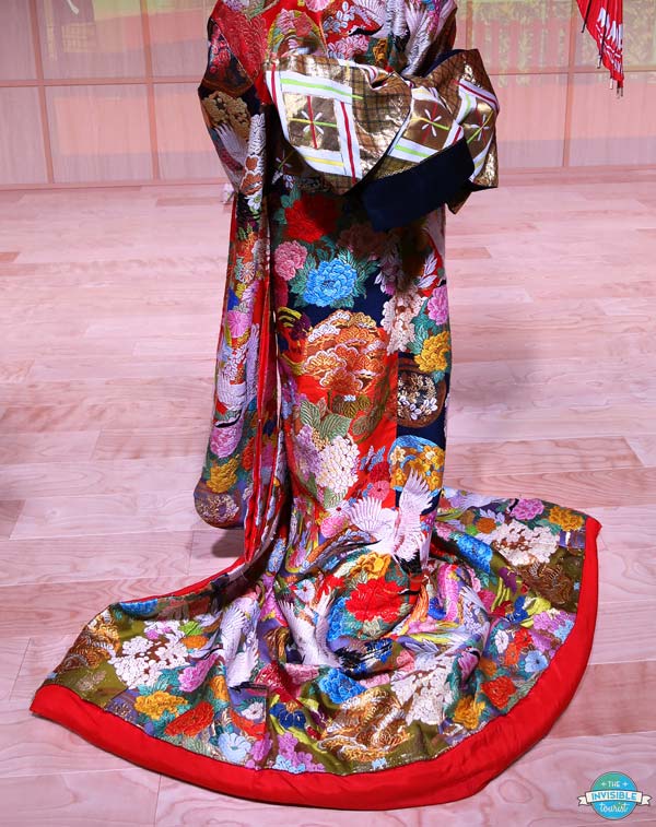 Wearing Kimono with a Geisha in Tokyo