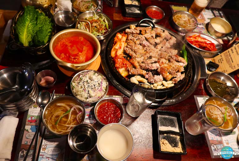 Korean BBQ dinner on a Seoul City Walls Night Tour