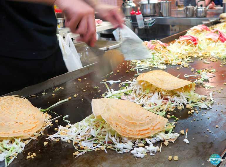 Okonmiyaki in Okonomimura
