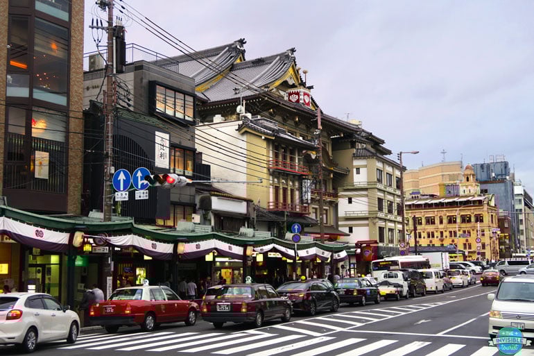 Shijo-dori in Gion Kyoto